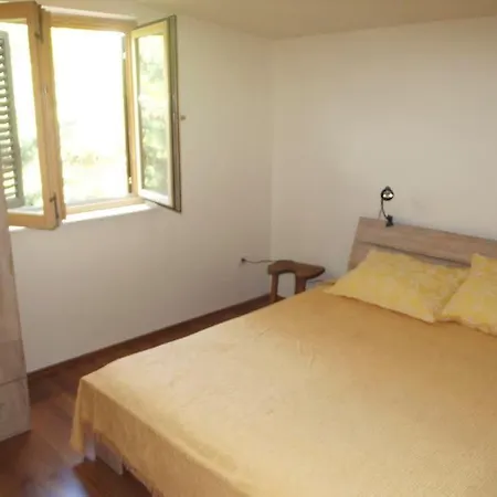 Juliska Apartment Pirovac